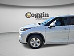 Used 2023 TOYOTA HIGHLANDER LE in JACKSONVILLE, FLORIDA (Photo 29)