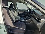 Used 2023 TOYOTA HIGHLANDER LE in JACKSONVILLE, FLORIDA (Photo 6)