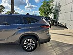 Used 2025 TOYOTA HIGHLANDER XLE in JACKSONVILLE, FLORIDA (Photo 4)