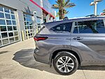 Used 2025 TOYOTA HIGHLANDER XLE in JACKSONVILLE, FLORIDA (Photo 6)