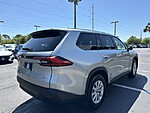 Used 2024 TOYOTA GRAND HIGHLANDER XLE in ATLANTIC BEACH, FLORIDA (Photo 7)