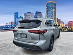 Used 2022 TOYOTA HIGHLANDER XLE in JACKSONVILLE, FLORIDA (Photo 2)