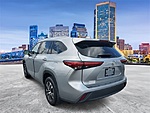 Used 2022 TOYOTA HIGHLANDER XLE in JACKSONVILLE, FLORIDA (Photo 3)