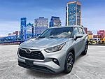 Used 2022 TOYOTA HIGHLANDER XLE in JACKSONVILLE, FLORIDA (Photo 4)