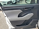 Used 2023 TOYOTA HIGHLANDER HYBRID LE in JACKSONVILLE, FLORIDA (Photo 12)