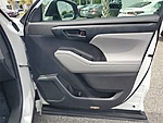 Used 2023 TOYOTA HIGHLANDER HYBRID LE in JACKSONVILLE, FLORIDA (Photo 38)