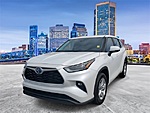 Used 2023 TOYOTA HIGHLANDER HYBRID LE in JACKSONVILLE, FLORIDA (Photo 4)