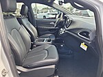 New 2026 CHRYSLER PACIFICA SELECT FWD in NEW PORT RICHEY, FLORIDA (Photo 18)