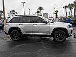 New 2026 JEEP GRAND CHEROKEE LAREDO ALTITUDE 4X2 in NEW PORT RICHEY, FLORIDA (Photo 8)