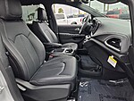 New 2026 CHRYSLER PACIFICA SELECT FWD in NEW PORT RICHEY, FLORIDA (Photo 18)
