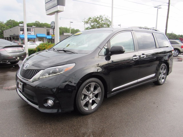 Used 2015 Toyota Sienna, $28829