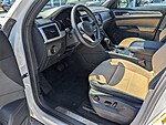 Used 2021 Volkswagen Atlas Cross Sport 2.0T SE W/TECHNOLOGY FWD in LAKE PARK, FLORIDA (Photo 11)