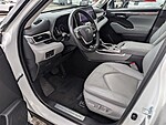 Used 2023 TOYOTA HIGHLANDER HYBRID LIMITED AWD in LAKE PARK, FLORIDA (Photo 11)