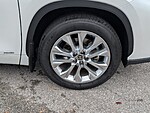 Used 2023 TOYOTA HIGHLANDER HYBRID LIMITED AWD in LAKE PARK, FLORIDA (Photo 9)