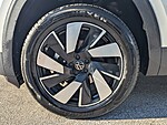 Used 2026 Volkswagen Atlas Cross Sport 2.0T SE W/TECHNOLOGY FWD in LAKE PARK, FLORIDA (Photo 10)