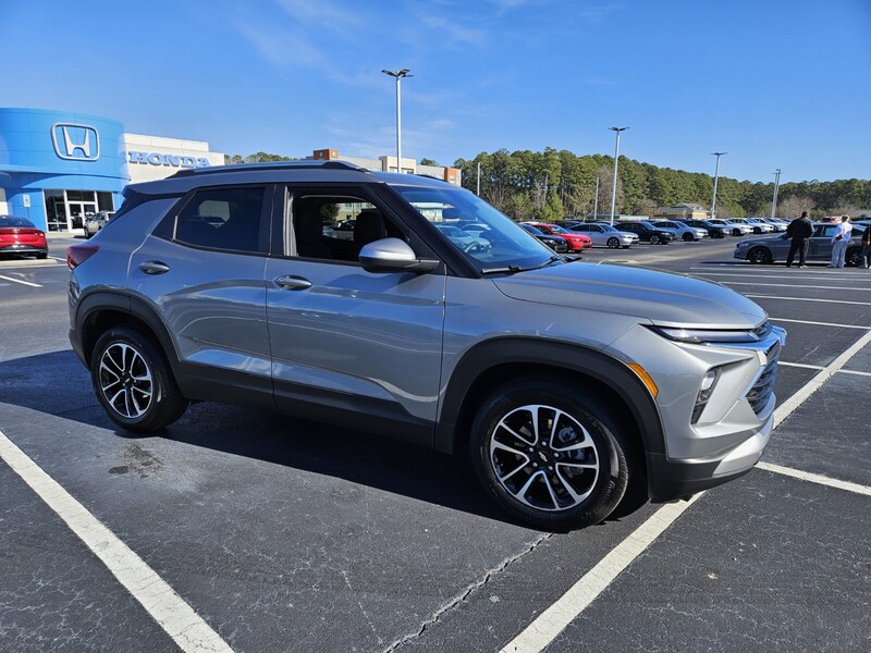 Used 2025 CHEVROLET TRAILBLAZER FWD 4DR LT in LUMBERTON, NORTH CAROLINA