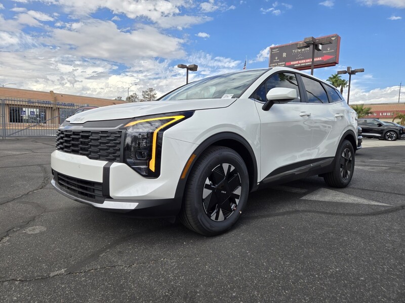 New 2027 KIA SPORTAGE HYBRID LX in LAS VEGAS, NEVADA