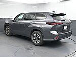 Used 2024 TOYOTA HIGHLANDER LE in GREENVILLE, SOUTH CAROLINA (Photo 5)