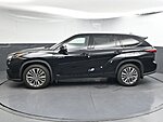 Used 2021 TOYOTA HIGHLANDER HYBRID PLATINUM in GREENVILLE, SOUTH CAROLINA (Photo 4)