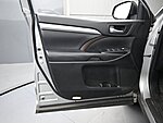 Used 2018 TOYOTA HIGHLANDER XLE in GREENVILLE, SOUTH CAROLINA (Photo 15)