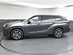 Used 2022 TOYOTA HIGHLANDER XLE in GREENVILLE, SOUTH CAROLINA (Photo 4)