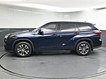 Used 2022 TOYOTA HIGHLANDER XLE in GREENVILLE, SOUTH CAROLINA (Photo 4)