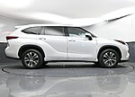 Used 2022 TOYOTA HIGHLANDER XLE in GREENVILLE, SOUTH CAROLINA (Photo 25)