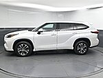 Used 2022 TOYOTA HIGHLANDER XLE in GREENVILLE, SOUTH CAROLINA (Photo 4)