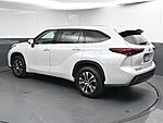 Used 2022 TOYOTA HIGHLANDER XLE in GREENVILLE, SOUTH CAROLINA (Photo 5)