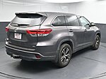 Used 2019 TOYOTA HIGHLANDER LE in GREENVILLE, SOUTH CAROLINA (Photo 7)