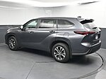 Used 2024 TOYOTA HIGHLANDER XLE in GREENVILLE, SOUTH CAROLINA (Photo 5)