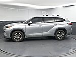 Used 2022 TOYOTA HIGHLANDER XLE in GREENVILLE, SOUTH CAROLINA (Photo 4)