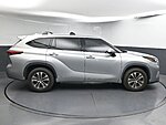 Used 2022 TOYOTA HIGHLANDER XLE in GREENVILLE, SOUTH CAROLINA (Photo 8)
