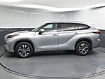 Used 2021 TOYOTA HIGHLANDER XLE in GREENVILLE, SOUTH CAROLINA (Photo 4)