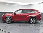 Used 2022 TOYOTA HIGHLANDER XLE in GREENVILLE, SOUTH CAROLINA (Photo 4)
