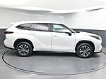 Used 2024 TOYOTA HIGHLANDER LE in GREENVILLE, SOUTH CAROLINA (Photo 8)