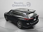 Used 2021 TOYOTA HIGHLANDER XLE in GREENVILLE, SOUTH CAROLINA (Photo 6)