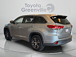 Used 2017 TOYOTA HIGHLANDER LE in GREENVILLE, SOUTH CAROLINA (Photo 3)