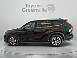Used 2021 TOYOTA HIGHLANDER XLE in GREENVILLE, SOUTH CAROLINA (Photo 2)
